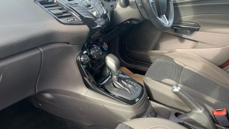 Ford Fiesta 1.6 Zetec 5dr Powershift Petrol Hatchback